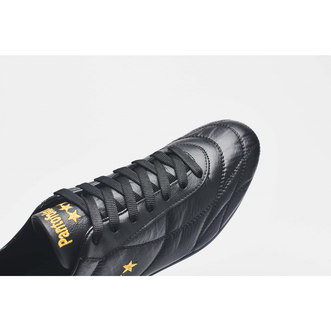 Football boots black and gold new arrivals