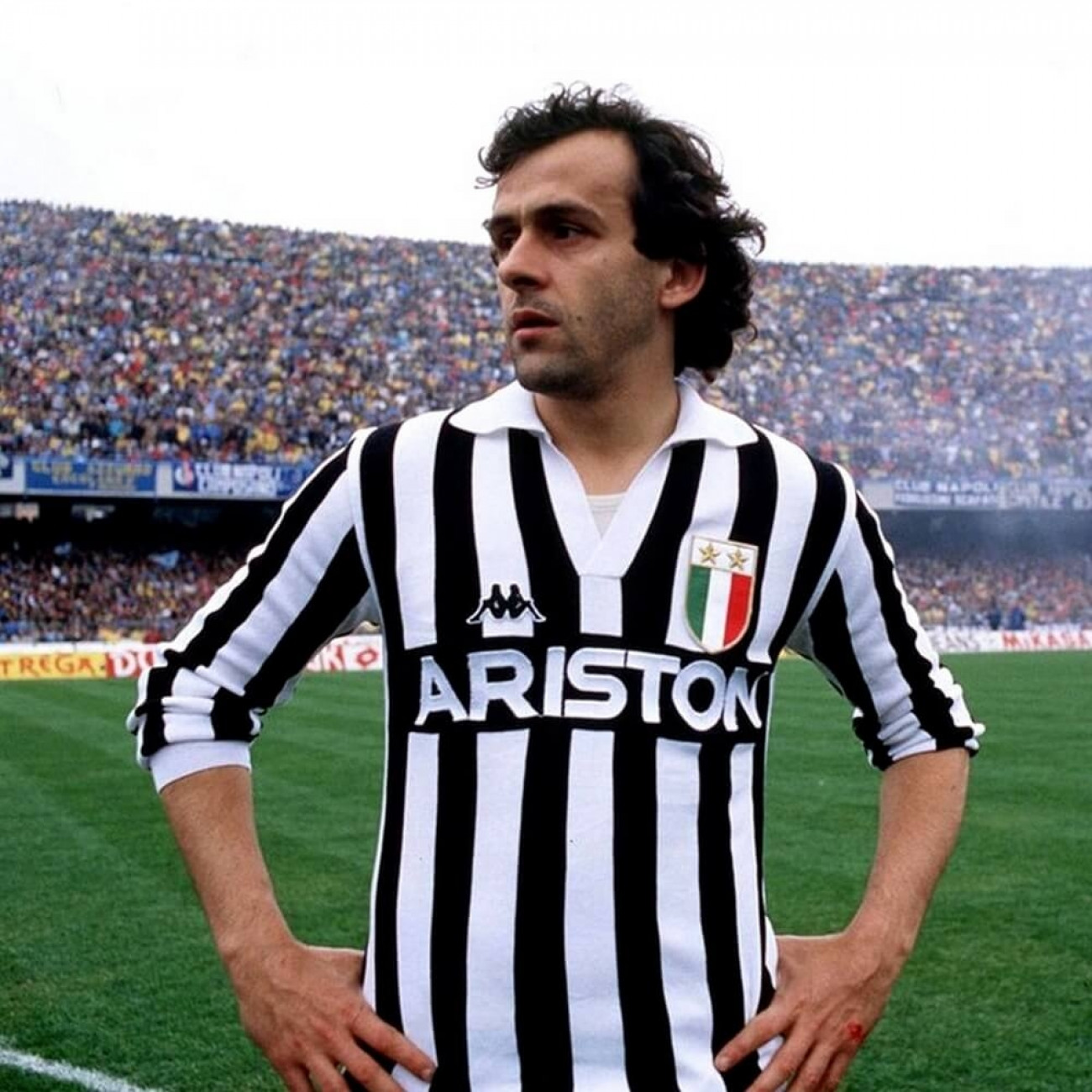 Maillot vintage de la Juventus de 1984 1985 de Platini