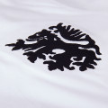 Détail de l'écusson du maillot de foot vintage blanc des Pays-Bas années 70