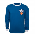 Vue de devant du maillot de football vintage de la DDR des années 70