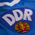 Détail de l'ecusson avec les lettres DDR du maillot foot rétro de l'Allemagne de l'Est de 1967