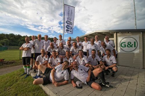 Jugadores con Camiseta SF Gechingen 100 aniversario